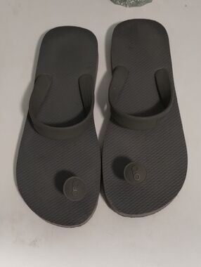 Gray Gurus Men Flip Flops Size 10/11